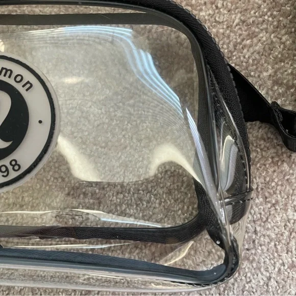 lululemon athletica Everywhere Belt Bag 1L Clear - Picture 4 of 10